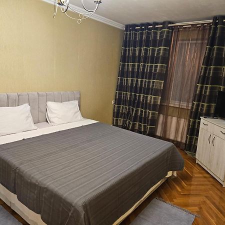Bulevardul Dacia 18 Chişinău Esterno foto
